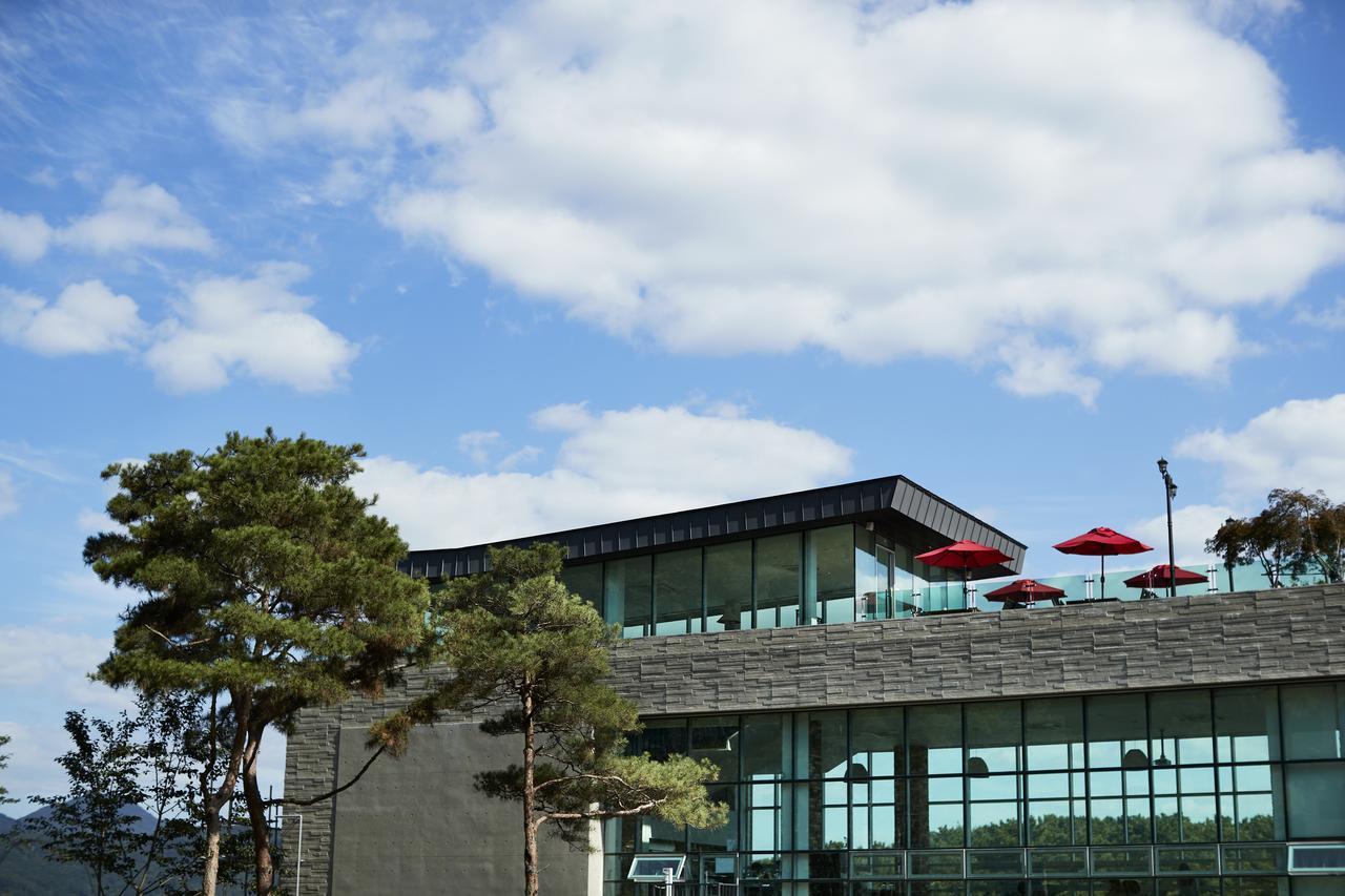 Hotel Thesoom Forest Yongin Bagian luar foto